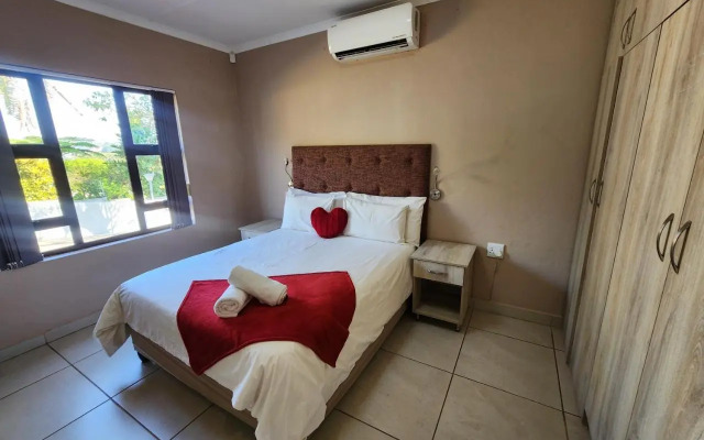 Sade Holidays - 14 A on Berea Manaba Margate