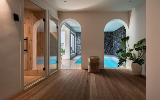 Akra Suites & Spa