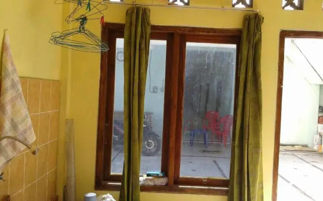 Rumah Singgah Peziarah Ganjuran by ZUZU