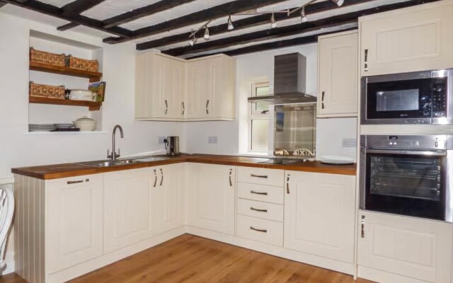 Waverley Cottage