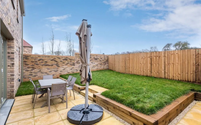 Tranquil 4-bed Oasis Modern Chic