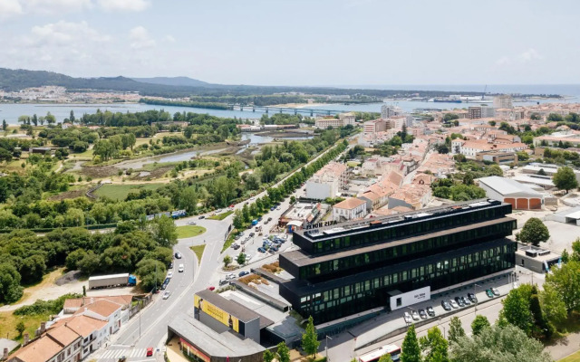 Axis Viana Business & SPA Hotel