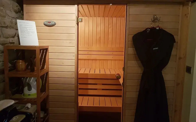 Room in B&B - #fortcozzo_2021 #jacuzzisuite #sauna