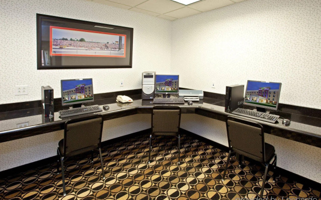 Holiday Inn Express Indianapolis - Southeast by IHG