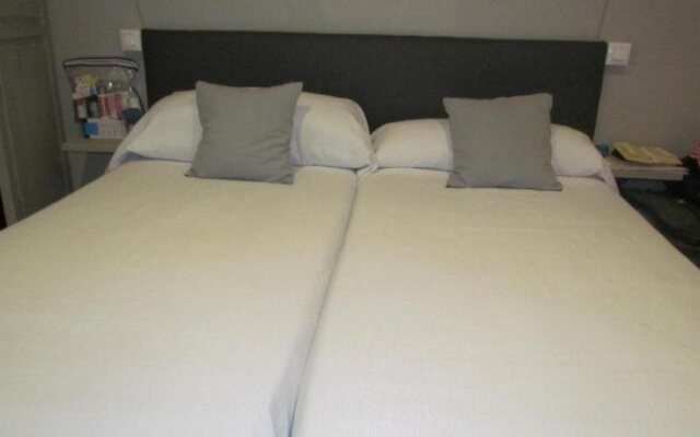 Hostal La Campana