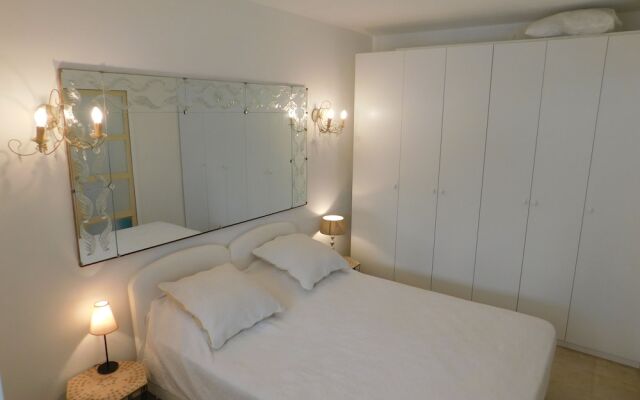 Beautiful White One Bedroom Croisette
