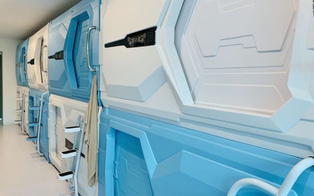 Spot On 89900 Jesselton Capsule Inn