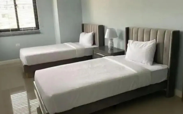 Luxurious Modern home Ocho Rios CC