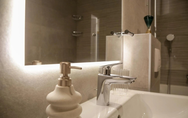 Supernova Royal Residence