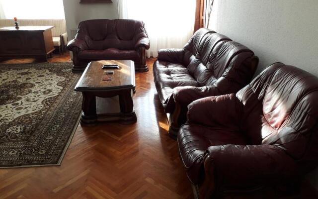 Piac Utcai Apartman 2