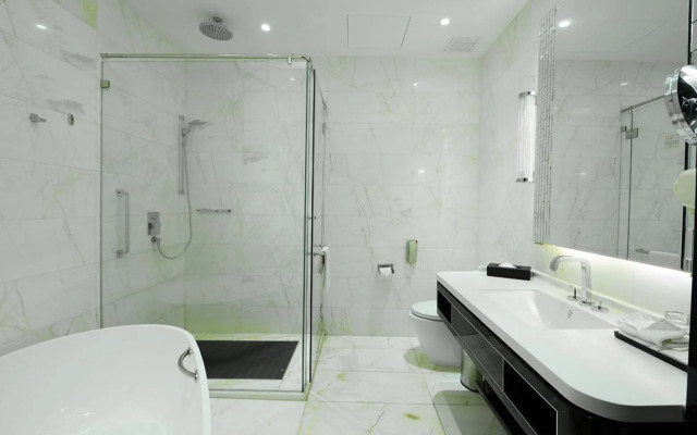 Pacific Regency Hotel Suites