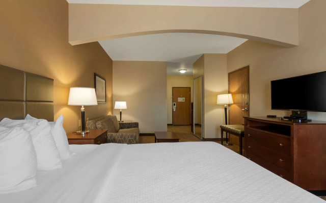 Best Western Plus Butterfield Inn