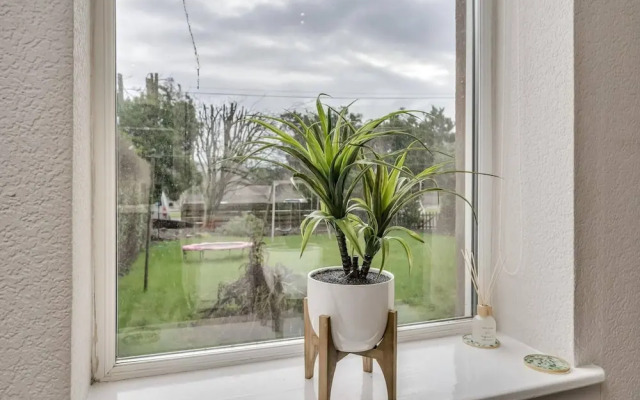 Garden Flat - Stylish - Modern Flat - Near Balloch