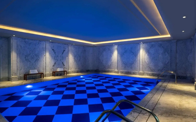 The Plaza Doha, LXR s & Resorts