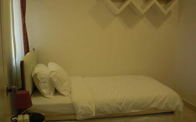 8 O Clock Lodge Condo Bandar Utama