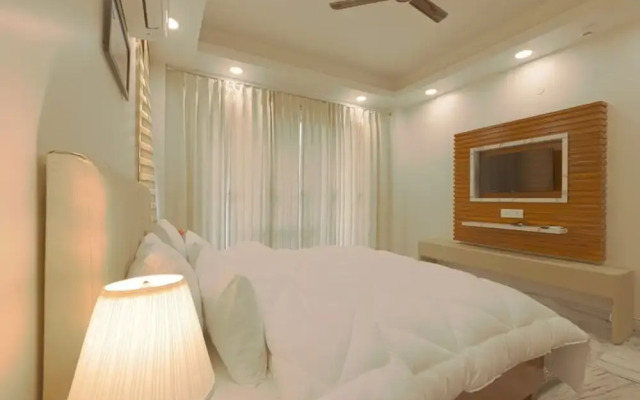 Modern City Service Apartment