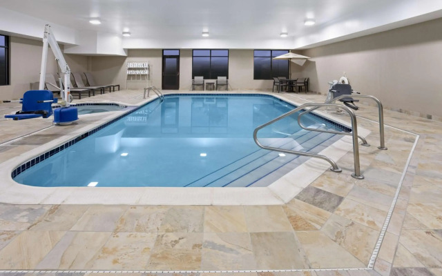 Hampton Inn Cleveland Airport - Tiedeman Road