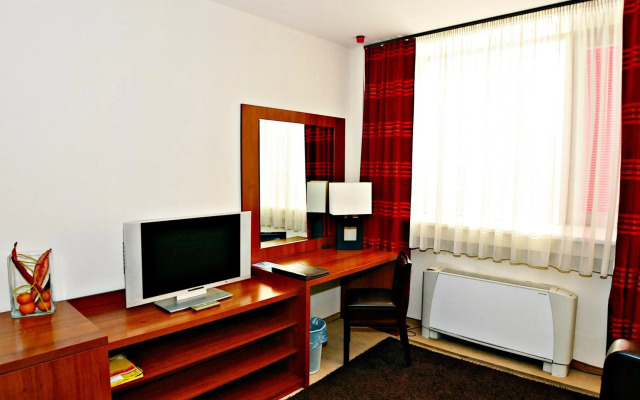 Aston Business Hotel
