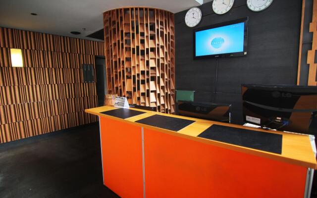 I Galleria Sukhumvit 13 (formerly D Varee Diva Hiptique)