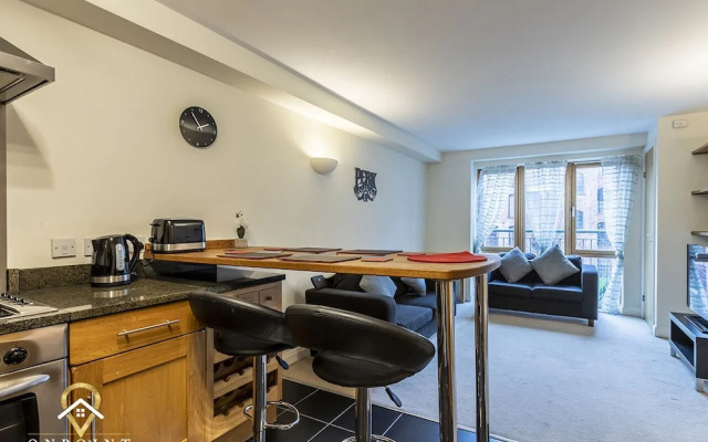 2 Bedroom Apartment in Superb Location