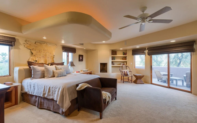 Carefree Oasis - Four Bedroom Home