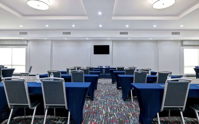 Hampton Inn & Suites Houston East Beltway 8