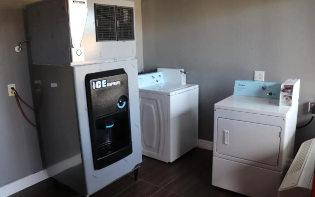 Atlantis Inn and Suites