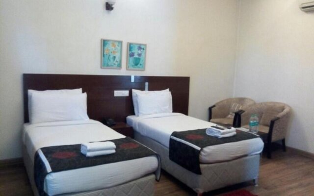 Hotel Amazone Residency - Dlf Phase 3
