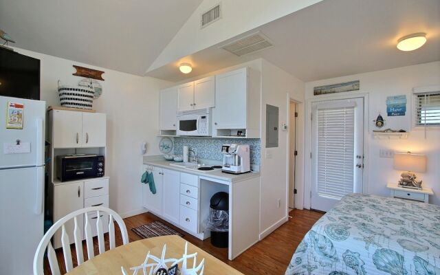 8 The Boat House Studio Bedroom Condo by RedAwning