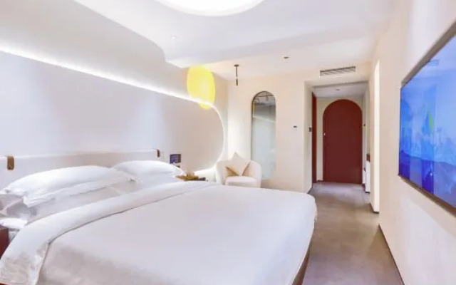 18 Degree Intelligent Hotel in the Island (Qilou Old Street)