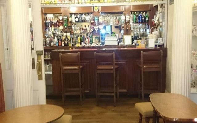 Albert Hotel