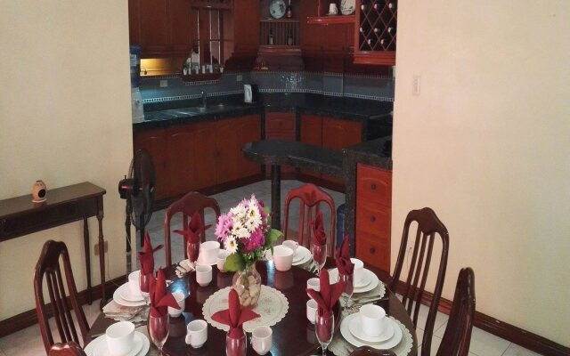 Amax Guest House