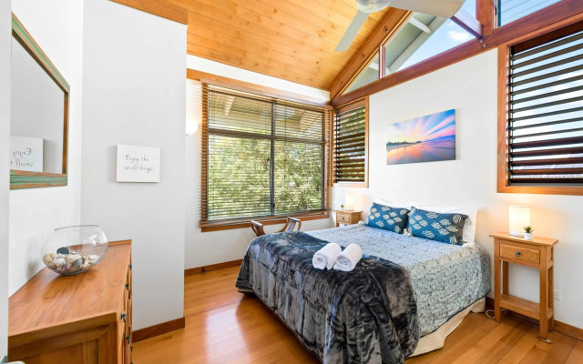 Serenity - Mudjimba - Pet Friendly Holiday Home