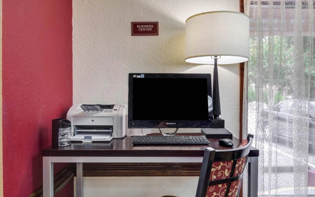 Quality Inn & Suites Atlanta Stone Mountain