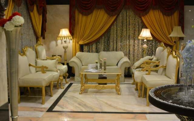 Luxurious House