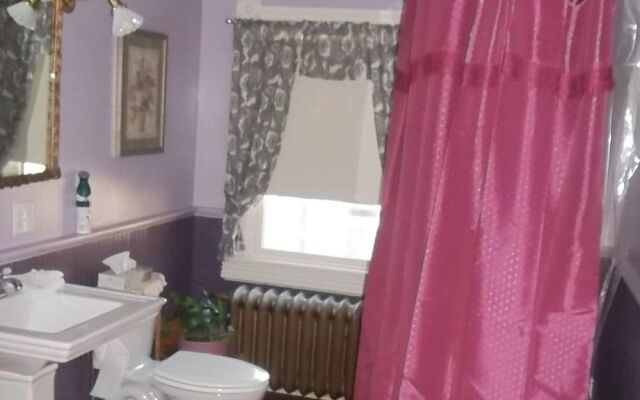 Stauer House Bed and Breakfast