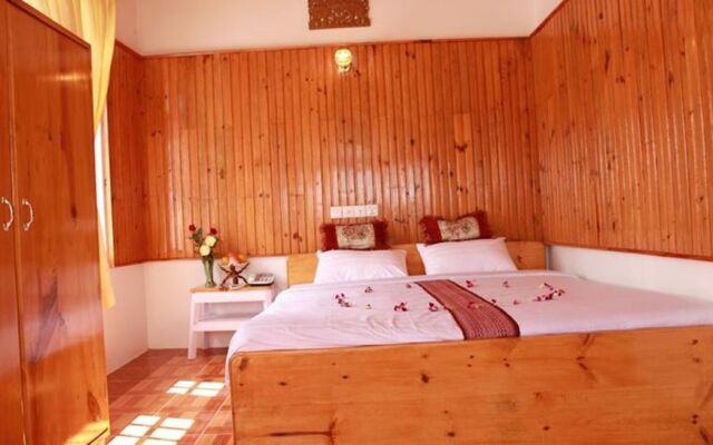 Pine Breeze Hotel