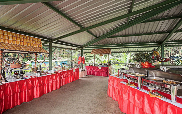 Royal Caravan Hotel Trawas