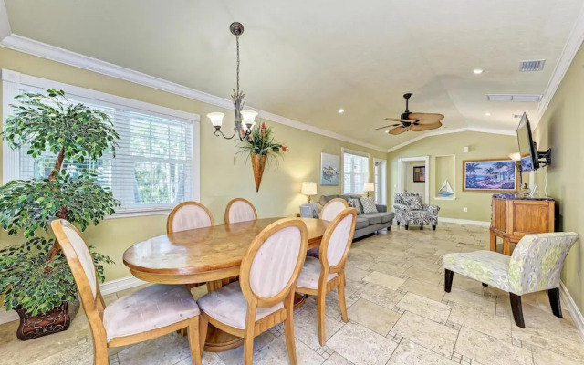 Anna Maria Island Surfside Bungalow