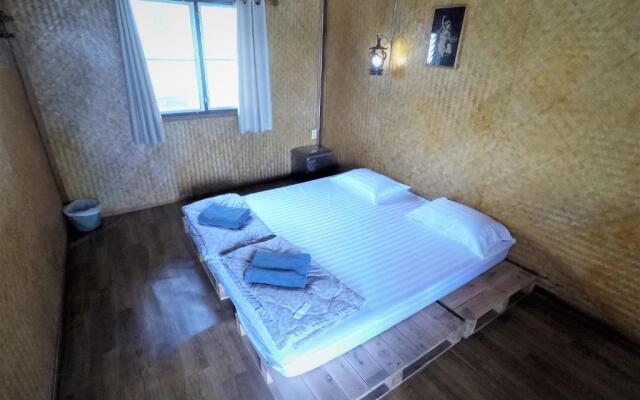 T T Hostel Kanchanaburi