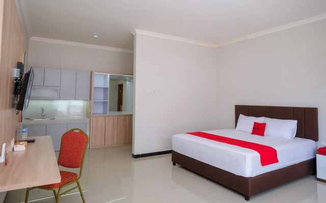 RedDoorz Syariah near Solo Paragon Mall 2