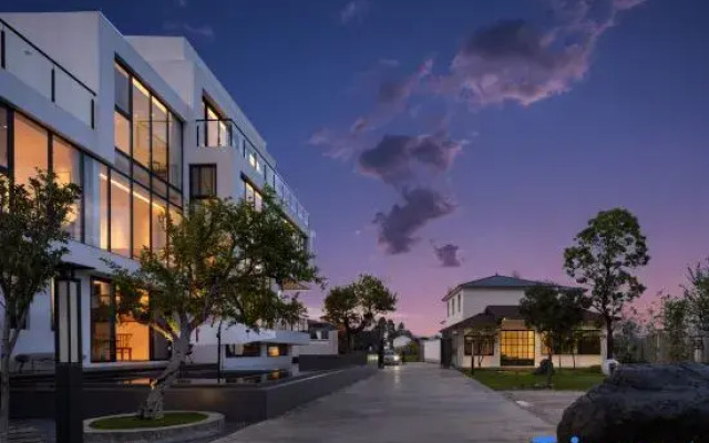 The Artistic Realm of Chenlu Space