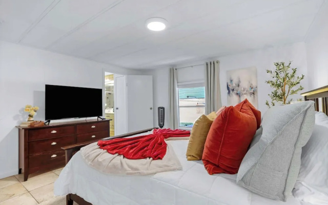 Beautiful and Relaxing Lakefront Getaway