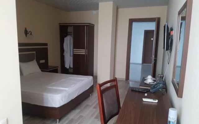 Hotel 725 B