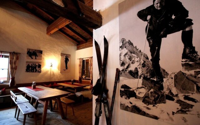 Montana Aparthotel