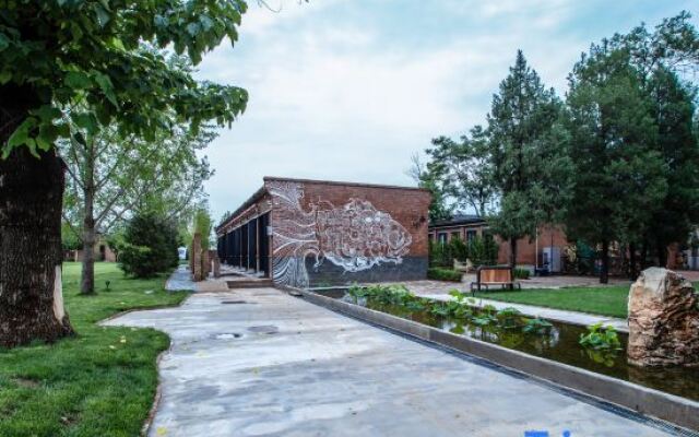 Zhenshun Yunfang Tangquan Art Hotel