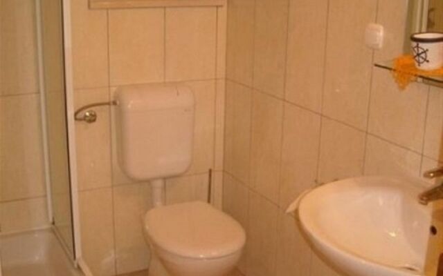 Apartment Lemar - parking and barbecue: A5 YELLOW SKY Bol, Island Brac