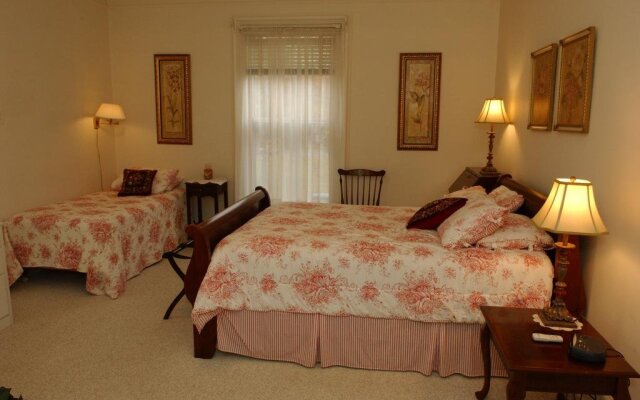 Chapin Park Bed & Breakfast