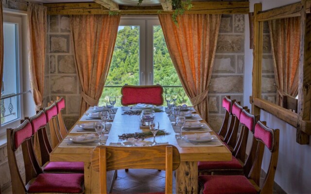 Villa Sara with pool