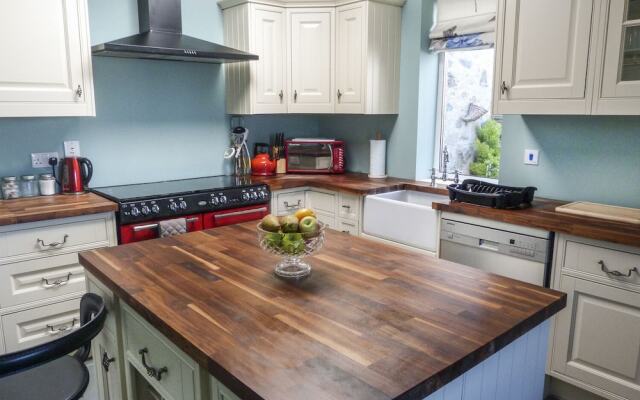 5 Distillery Cottages